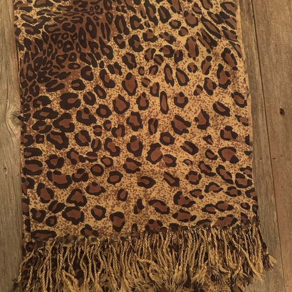 Scarf Shawl With Fringe | Leopard Ivory Purple Light Blue Hot Pink - Picture 2 of 11